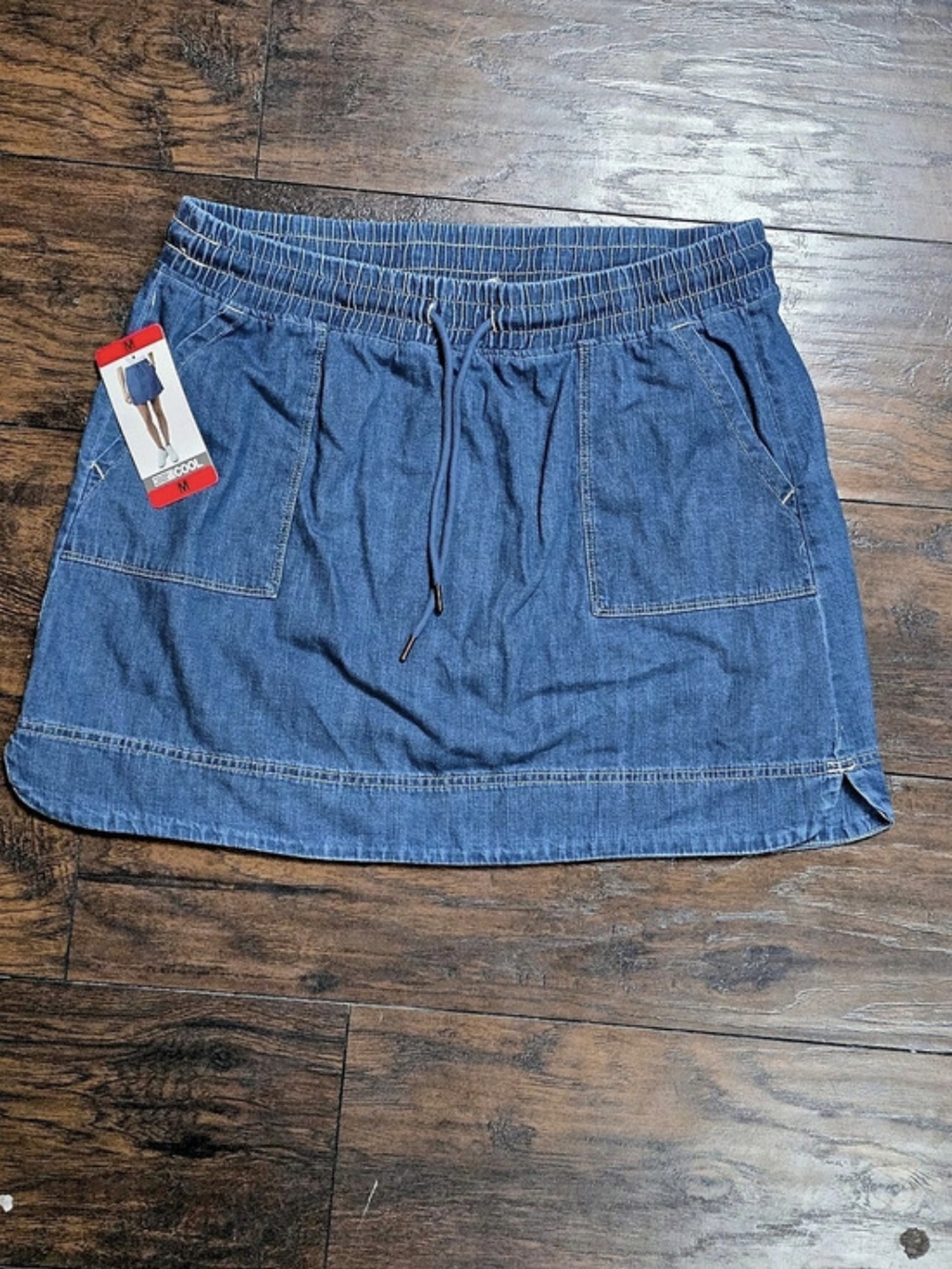 32 Cool Denim Mini Skirt in Blue Size Medium NWT